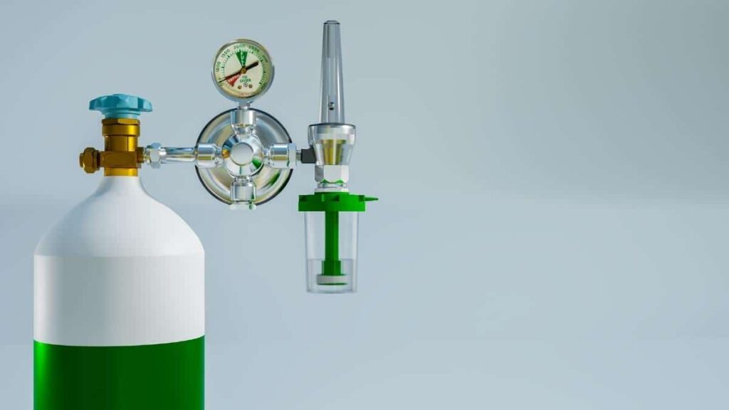 In which healthcare scenarios is the use of medical oxygen cylinders crucial?