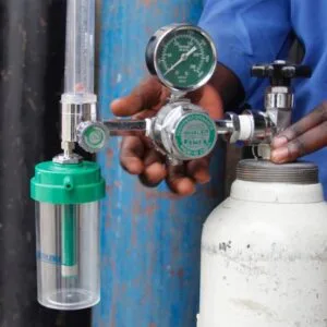 How does a medical oxygen cylinder benefit patients in need?